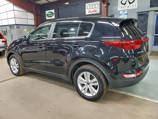 KNDPMCAC2J7438914 2018 KIA SPORTAGE - Image 2