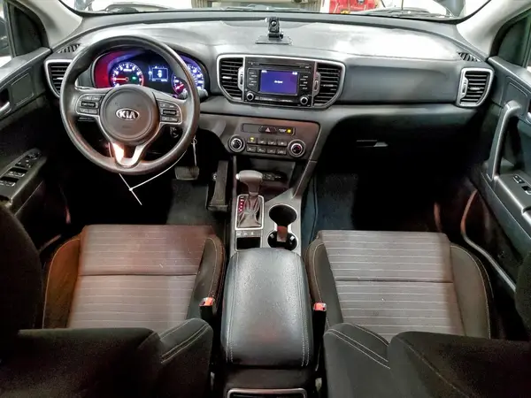 KNDPMCAC2J7438914 2018 KIA SPORTAGE - Image 8