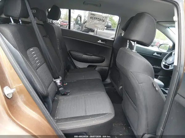 KNDPMCAC2J7441571 2018 KIA SPORTAGE - Image 8