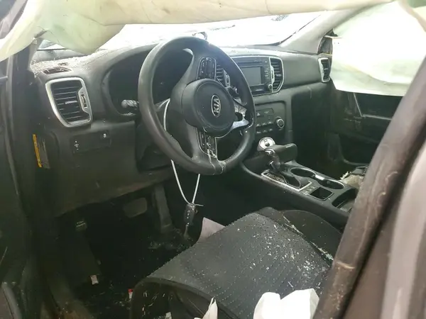 KNDPMCAC2J7448505 2018 KIA SPORTAGE - Image 8