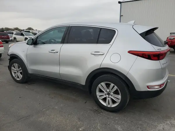 KNDPMCAC2J7448830 2018 KIA SPORTAGE - Image 2