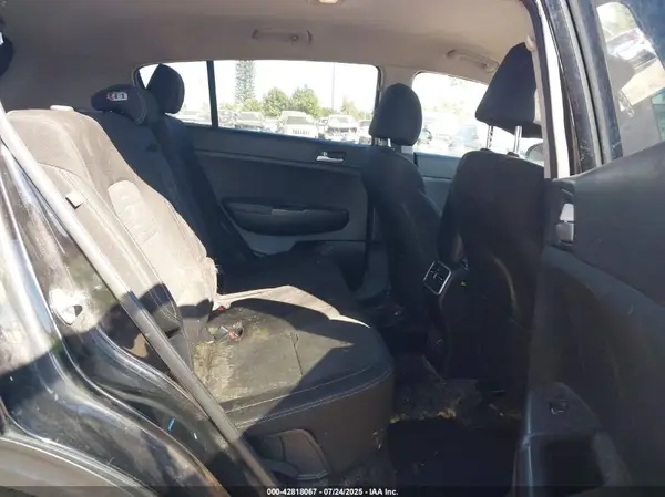 KNDPMCAC2J7450450 2018 KIA SPORTAGE - Image 8