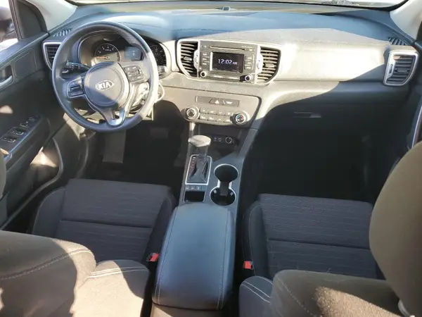 KNDPMCAC2J7451016 2018 KIA SPORTAGE - Image 8