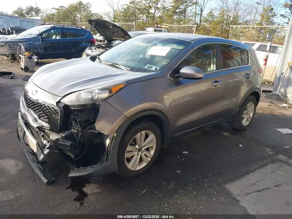 KNDPMCAC2J7454000 2018 KIA SPORTAGE - Image 2