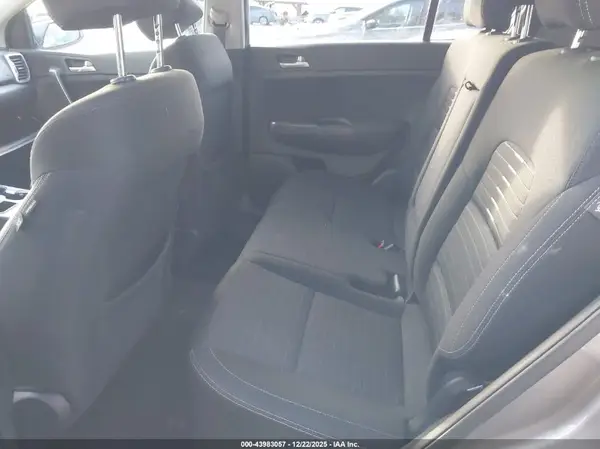 KNDPMCAC2J7454000 2018 KIA SPORTAGE - Image 8