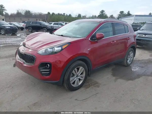 KNDPMCAC2J7460556 2018 KIA SPORTAGE - Image 2