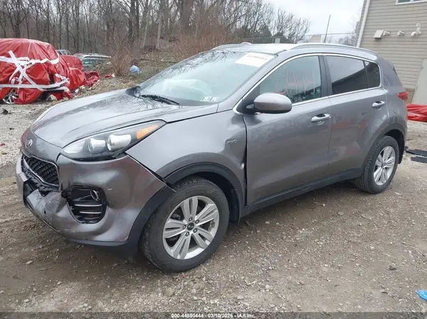 KNDPMCAC2J7460704 2018 KIA SPORTAGE - Image 2