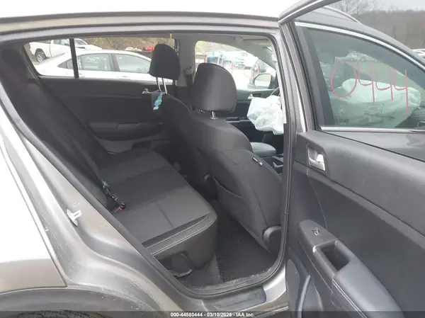 KNDPMCAC2J7460704 2018 KIA SPORTAGE - Image 8