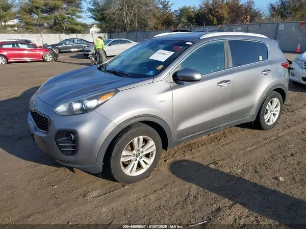KNDPMCAC2J7463389 2018 KIA SPORTAGE - Image 2