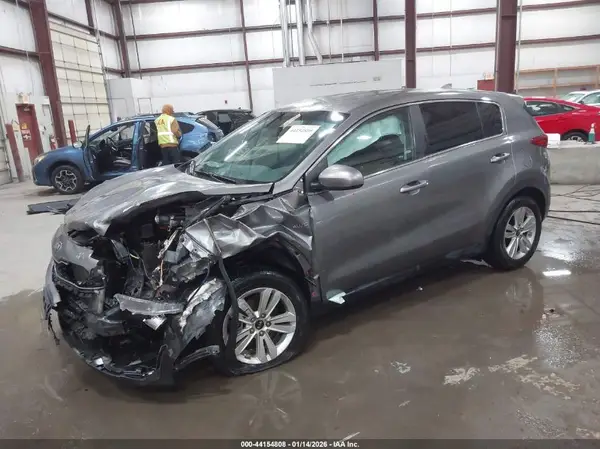 KNDPMCAC2J7472299 2018 KIA SPORTAGE - Image 2