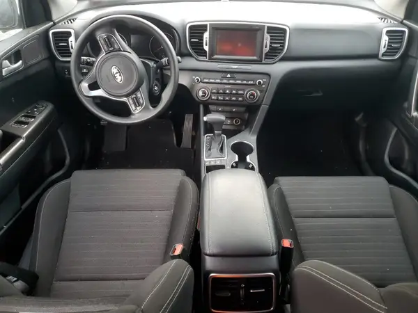 KNDPMCAC2J7484033 2018 KIA SPORTAGE - Image 8