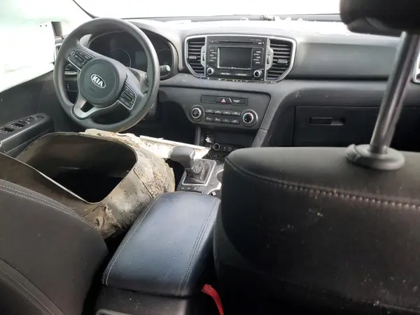 KNDPMCAC2K7492456 2019 KIA SPORTAGE - Image 8