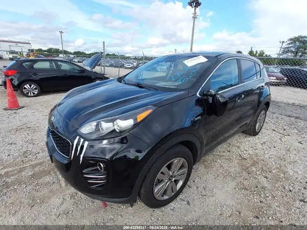 KNDPMCAC2K7499083 2019 KIA SPORTAGE - Image 2