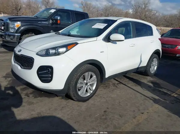 KNDPMCAC2K7542322 2019 KIA SPORTAGE - Image 2