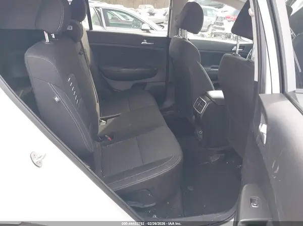 KNDPMCAC2K7552414 2019 KIA SPORTAGE - Image 8