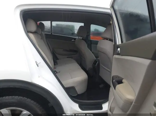 KNDPMCAC2K7566412 2019 KIA SPORTAGE - Image 8