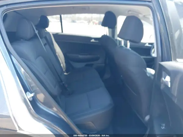 KNDPMCAC2K7609419 2019 KIA SPORTAGE - Image 8