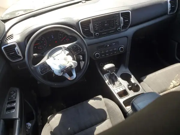 KNDPMCAC2K7611039 2019 KIA SPORTAGE - Image 8