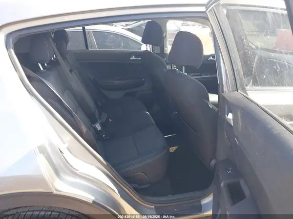 KNDPMCAC2L7636928 2020 KIA SPORTAGE - Image 8