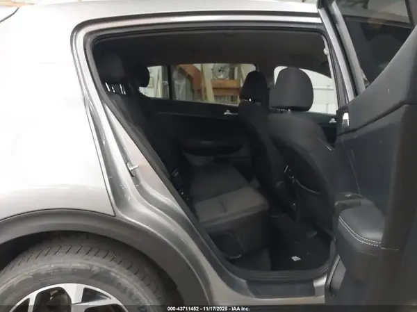 KNDPMCAC2L7637240 2020 KIA SPORTAGE - Image 8