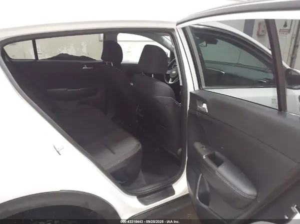 KNDPMCAC2L7689211 2020 KIA SPORTAGE - Image 8