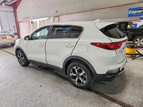 KNDPMCAC2M7848777 2021 KIA SPORTAGE - Image 2