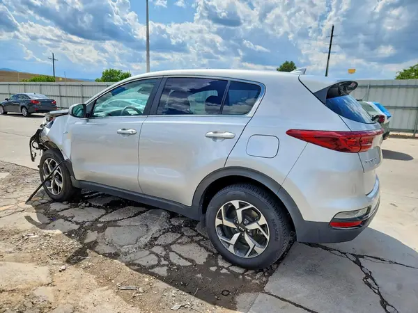 KNDPMCAC2M7883299 2021 KIA SPORTAGE - Image 2