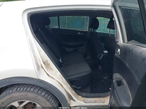 KNDPMCAC2M7891550 2021 KIA SPORTAGE - Image 8