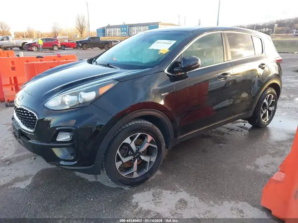 KNDPMCAC2M7892763 2021 KIA SPORTAGE - Image 2
