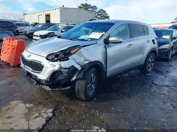 KNDPMCAC2M7916463 2021 KIA SPORTAGE - Image 2