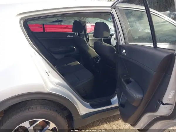 KNDPMCAC2M7916463 2021 KIA SPORTAGE - Image 8