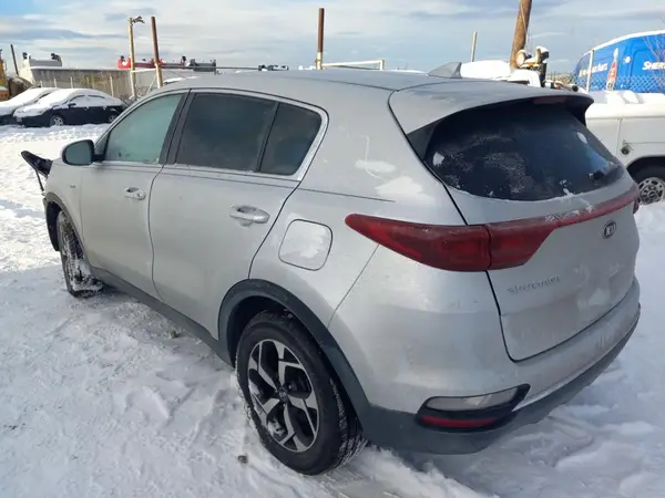 KNDPMCAC2M7931402 2021 KIA SPORTAGE - Image 2