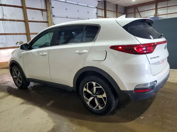 KNDPMCAC2M7942027 2021 KIA SPORTAGE - Image 2