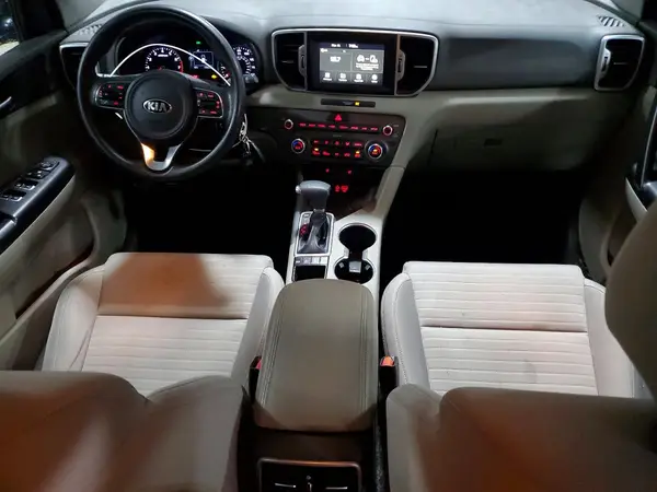 KNDPMCAC3H7031940 2017 KIA SPORTAGE - Image 8