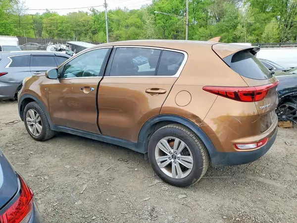 KNDPMCAC3H7033056 2017 KIA SPORTAGE - Image 2