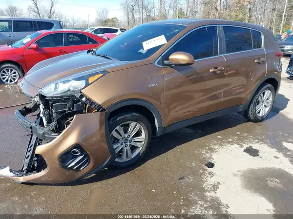 KNDPMCAC3H7033834 2017 KIA SPORTAGE - Image 2