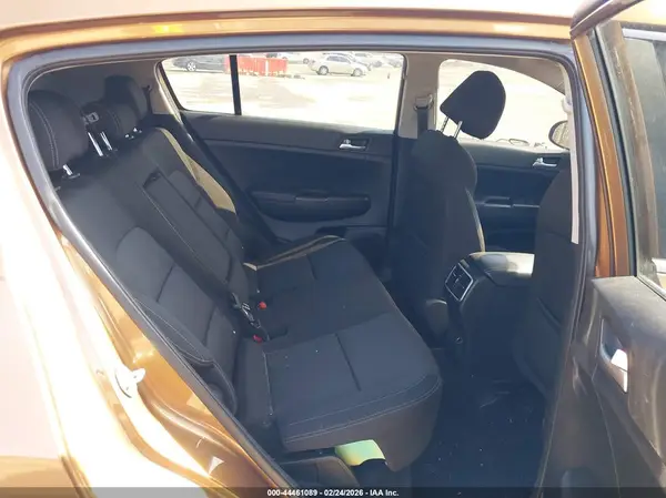KNDPMCAC3H7033834 2017 KIA SPORTAGE - Image 8