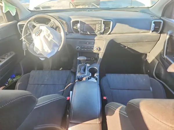 KNDPMCAC3H7034370 2017 KIA SPORTAGE - Image 8