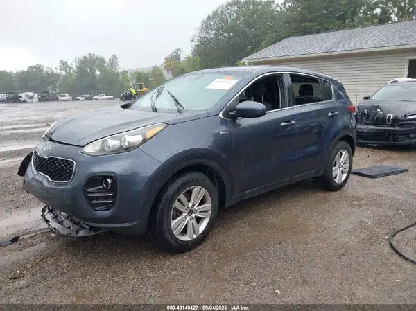 KNDPMCAC3H7034627 2017 KIA SPORTAGE - Image 2