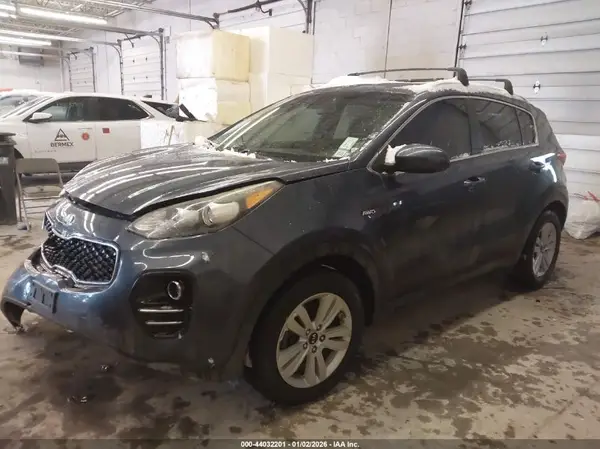 KNDPMCAC3H7035325 2017 KIA SPORTAGE - Image 2