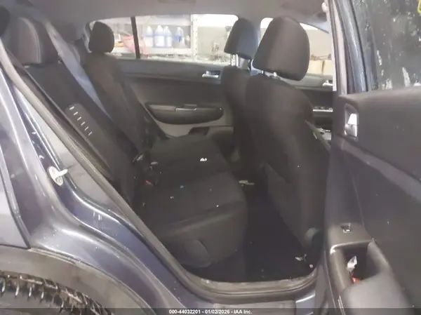 KNDPMCAC3H7035325 2017 KIA SPORTAGE - Image 8