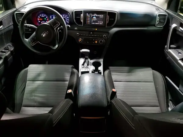 KNDPMCAC3H7036166 2017 KIA SPORTAGE - Image 8