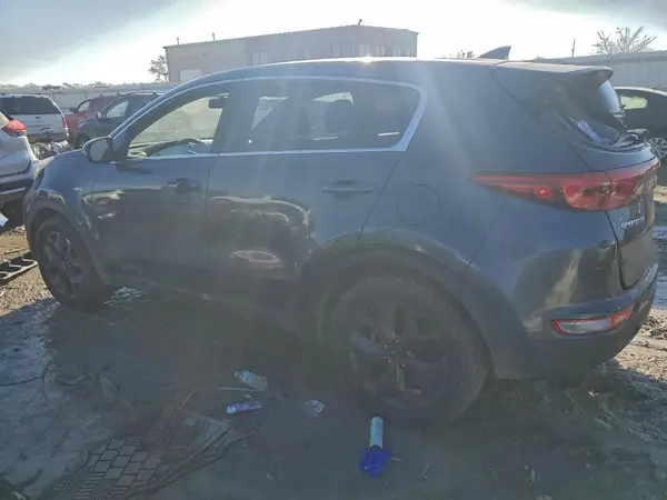 KNDPMCAC3H7038158 2017 KIA SPORTAGE - Image 2