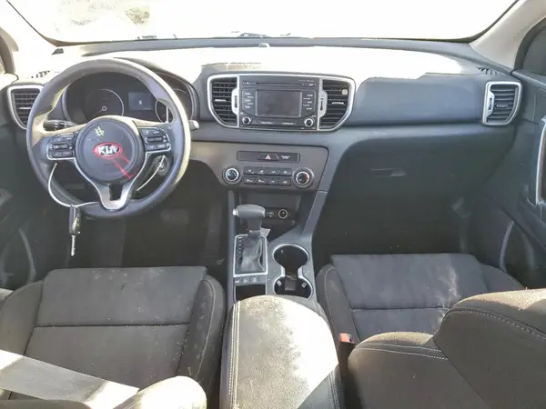 KNDPMCAC3H7038158 2017 KIA SPORTAGE - Image 8