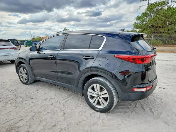 KNDPMCAC3H7043389 2017 KIA SPORTAGE - Image 2