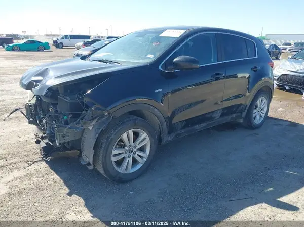 KNDPMCAC3H7050813 2017 KIA SPORTAGE - Image 2