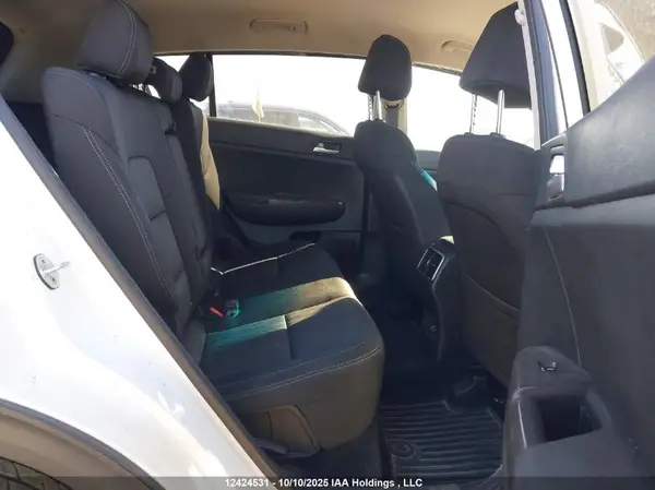 KNDPMCAC3H7055638 2017 KIA SPORTAGE - Image 8