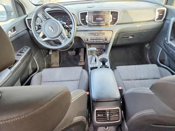 KNDPMCAC3H7065554 2017 KIA SPORTAGE - Image 8