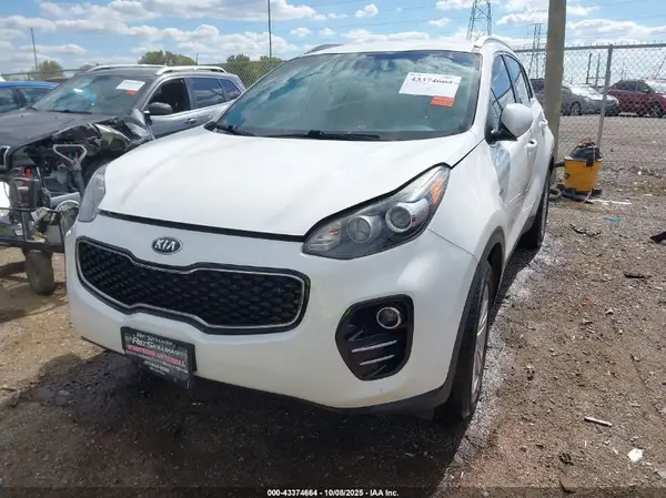 KNDPMCAC3H7078451 2017 KIA SPORTAGE - Image 2