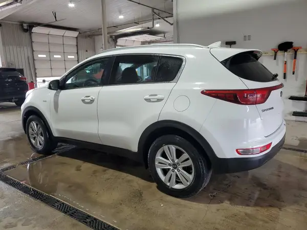 KNDPMCAC3H7085769 2017 KIA SPORTAGE - Image 2